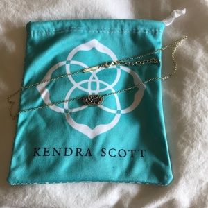 Kendra Scott necklace